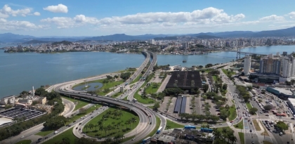 Força econômica de Florianópolis não se reflete em representação política, apontam entidades